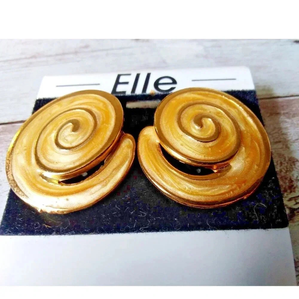New On Card Charming 1980s Vintage Light Orange Enamel Swirl Earrings